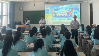 “贈汝書香·財商起航”金融知識進(jìn)校園 ——華龍證券蘭州安寧東路營業(yè)部走進(jìn)甘肅政法大學(xué)