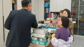 華龍證券甘谷廣場(chǎng)營(yíng)業(yè)部世界投資者周宣傳活動(dòng)